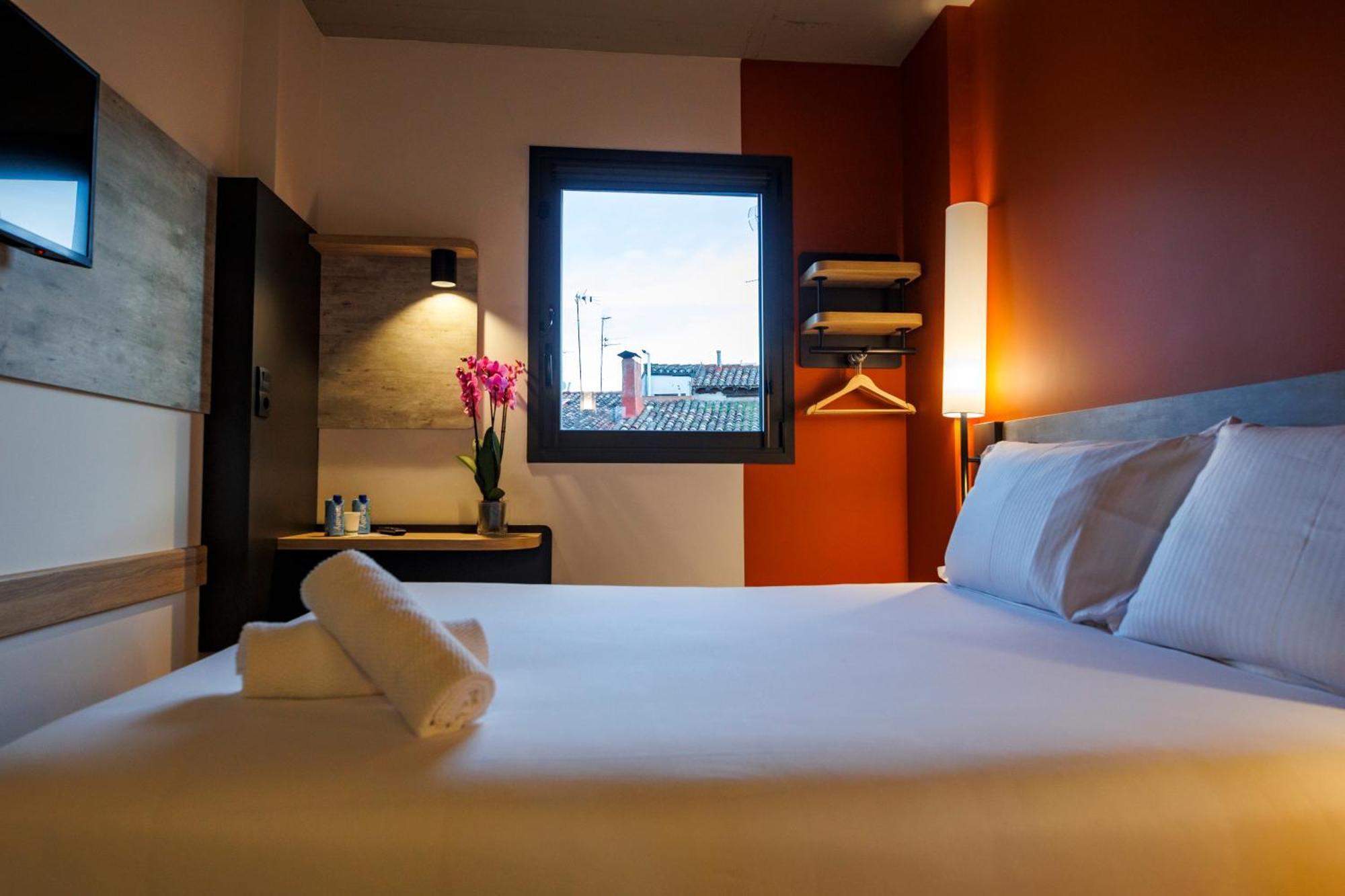 ホテル Ibis Budget Logrono Centro エクステリア 写真